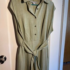 Elegant Green Button-Down Dress